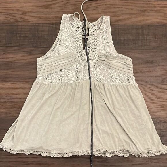 POL Sage Green Lace Tank Top with Keyhole - Picture 7 of 13